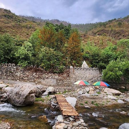 Hobo Huts By The Riverside Panuanaula Экстерьер фото